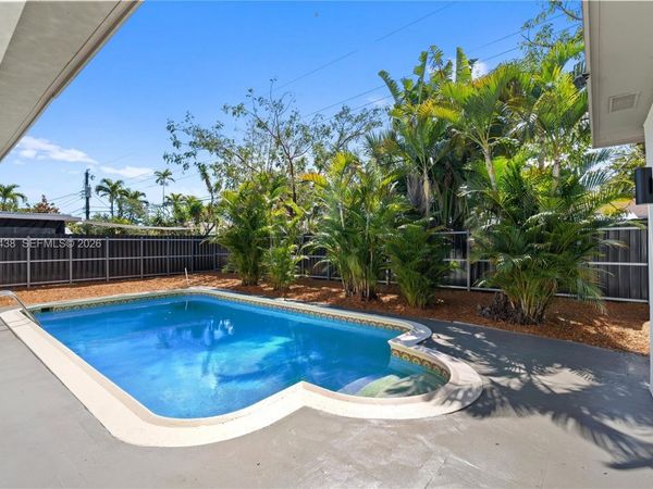 3390 SW 15th Ct, Fort Lauderdale, FL 33312