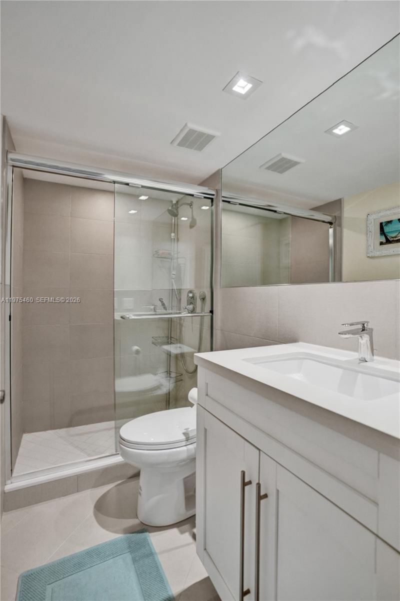 1936 S Ocean , Unit 21D, Hallandale Beach, FL 33009 Photo