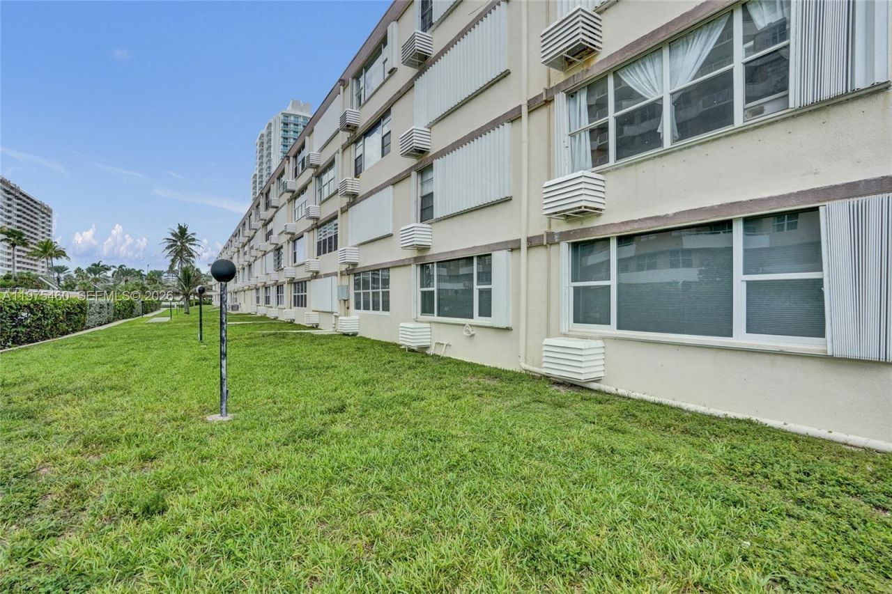 1936 S Ocean , Unit 21D, Hallandale Beach, FL 33009 Photo