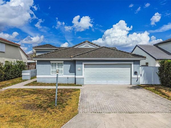 16101 SW 73rd St, Miami, FL 33193