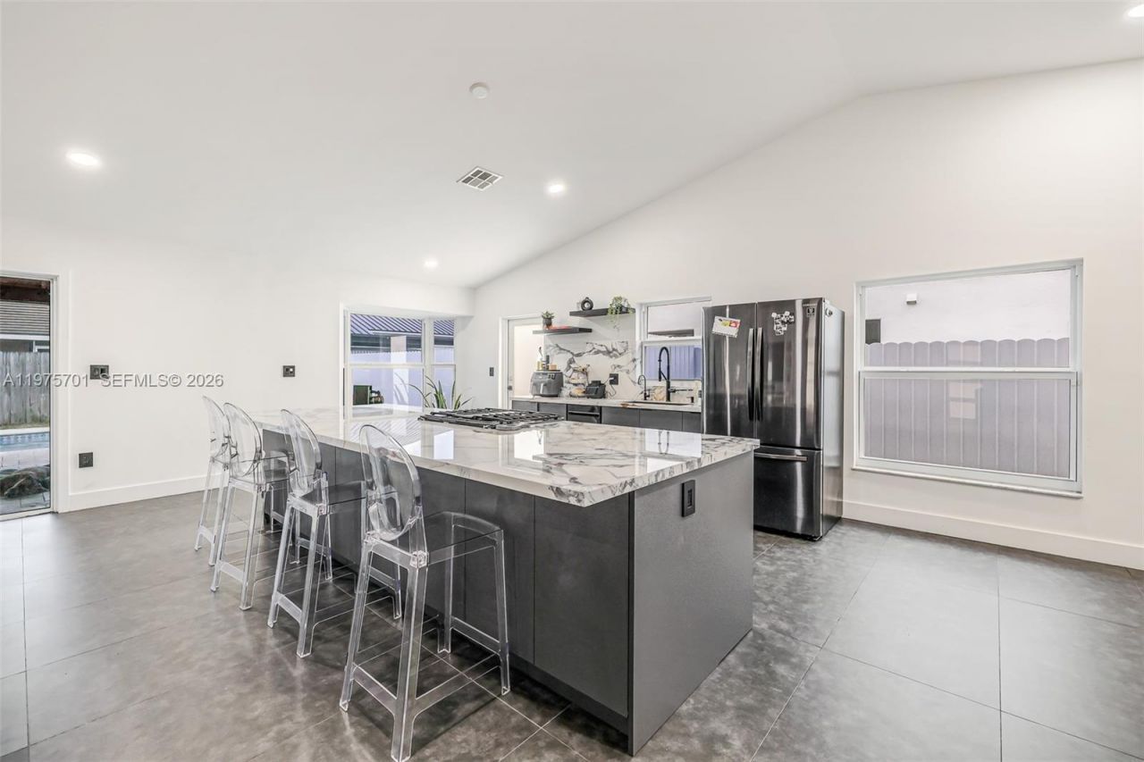 16101 SW 73rd St, Miami, FL 33193 Photo