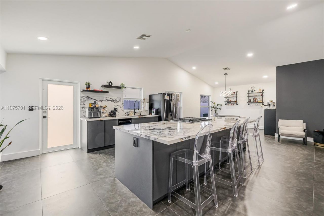 16101 SW 73rd St, Miami, FL 33193 Photo