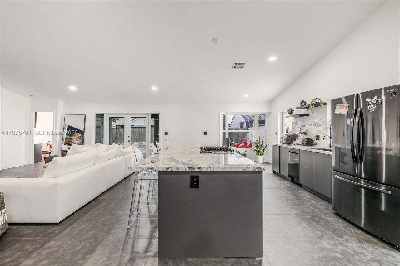 16101 SW 73rd St, Miami, FL 33193 Photo