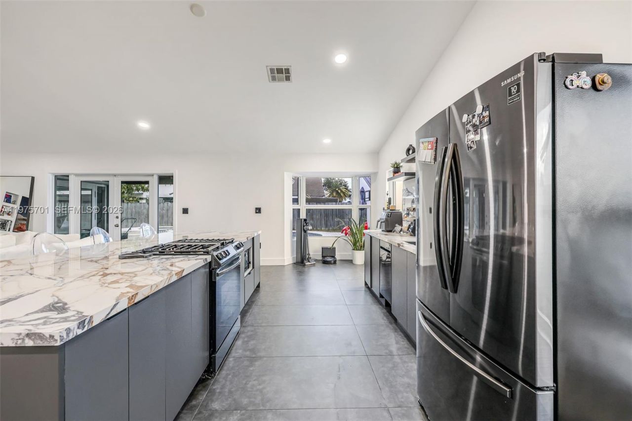 16101 SW 73rd St, Miami, FL 33193 Photo