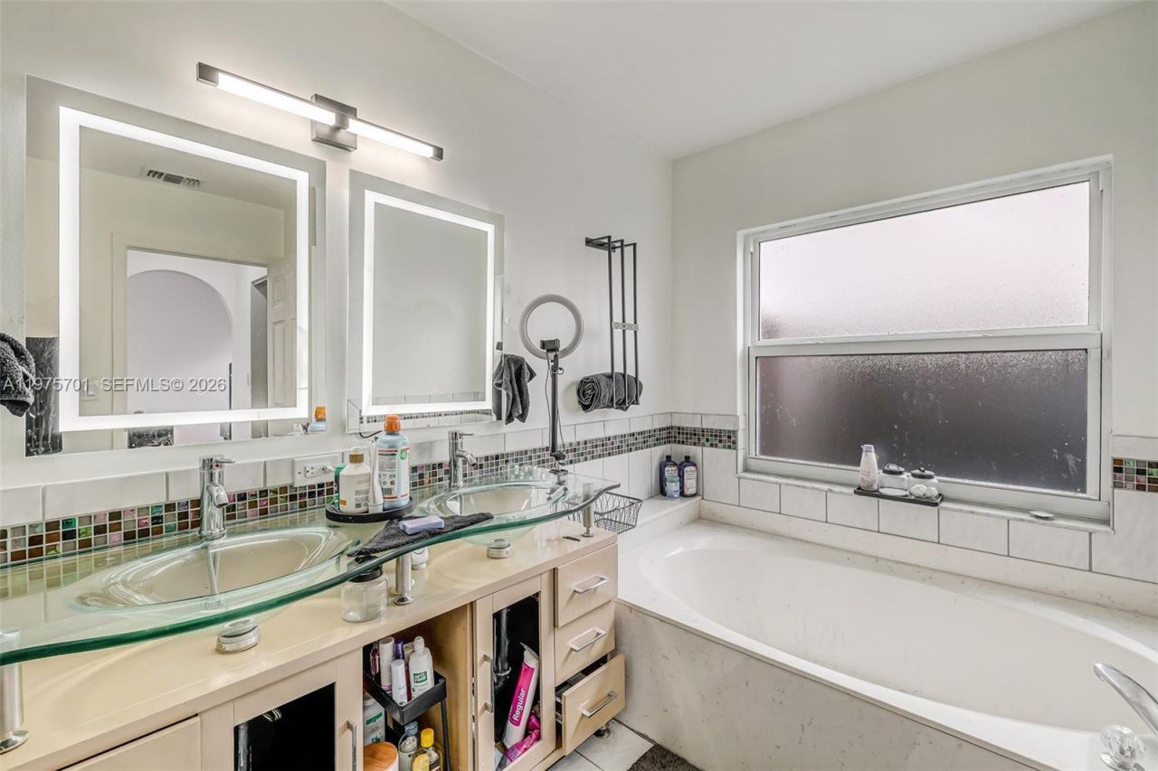 16101 SW 73rd St, Miami, FL 33193 Photo