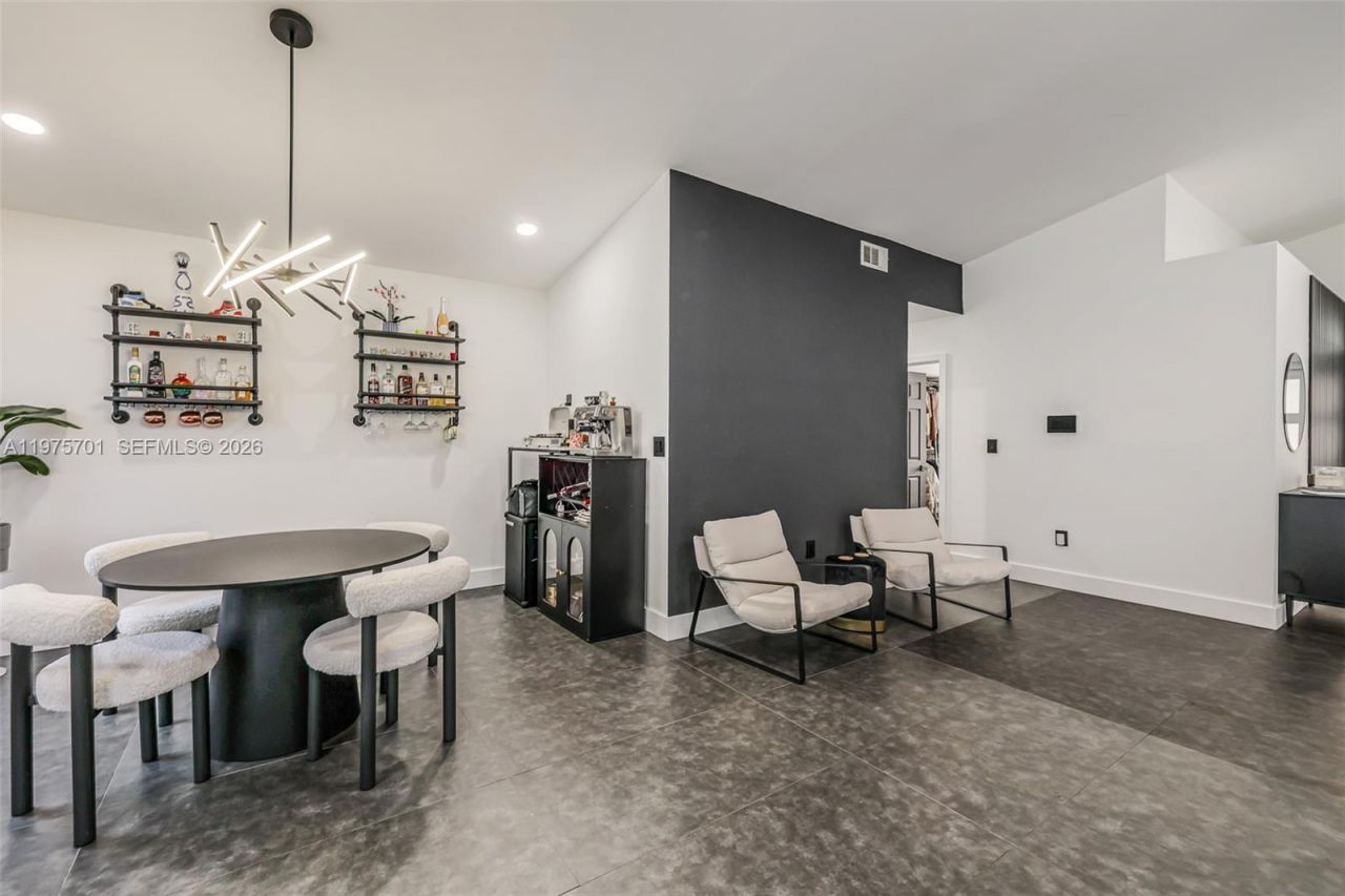 16101 SW 73rd St, Miami, FL 33193 Photo