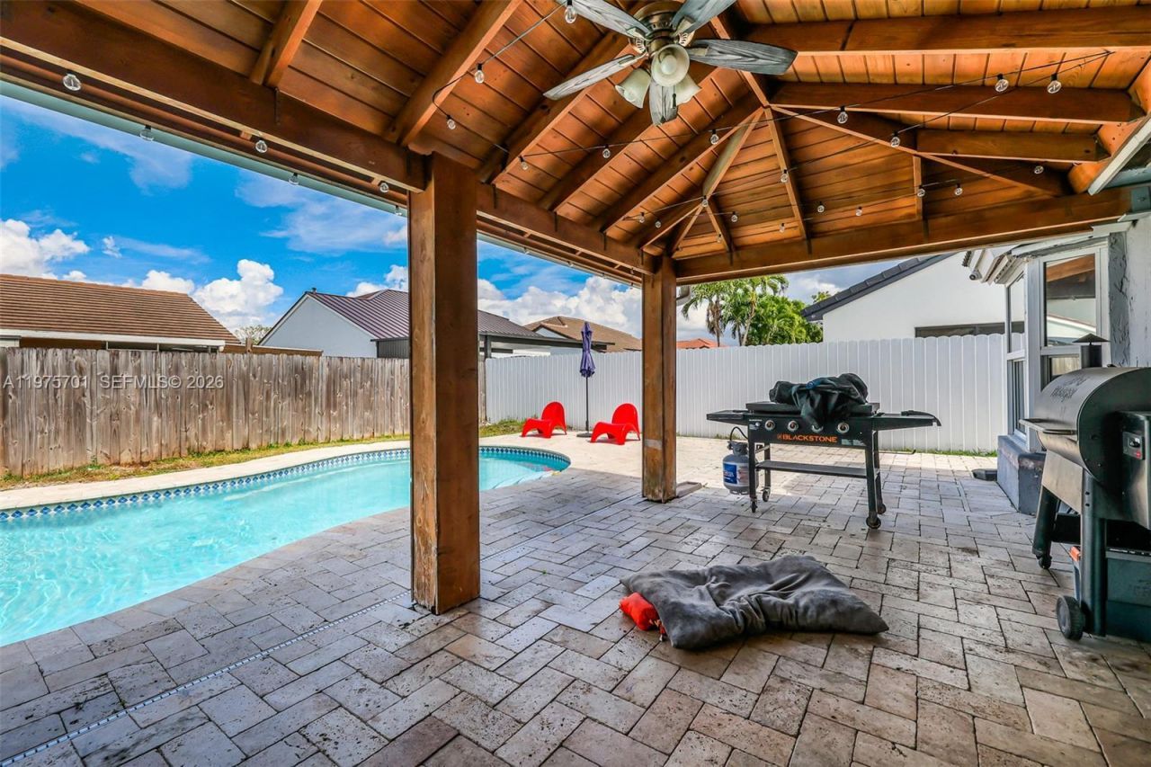 16101 SW 73rd St, Miami, FL 33193 Photo