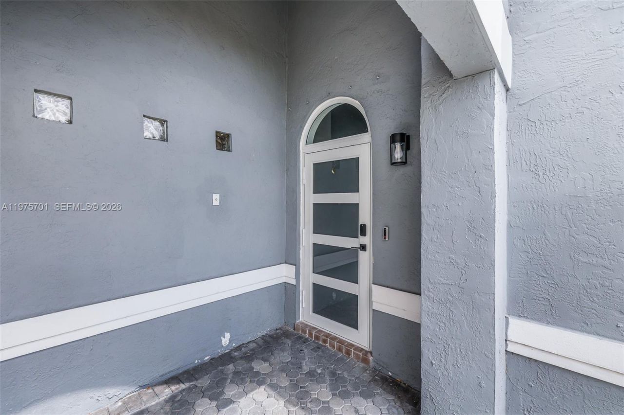 16101 SW 73rd St, Miami, FL 33193 Photo