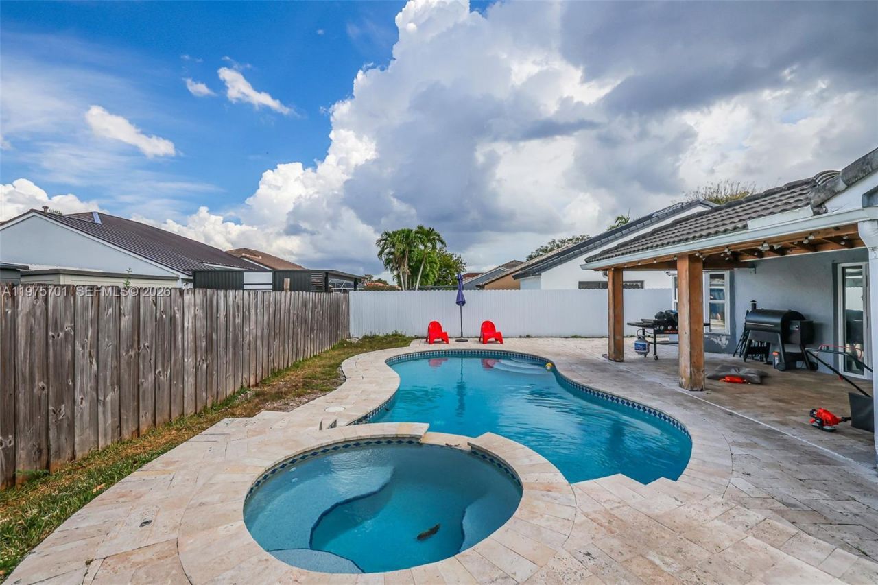 16101 SW 73rd St, Miami, FL 33193 Photo