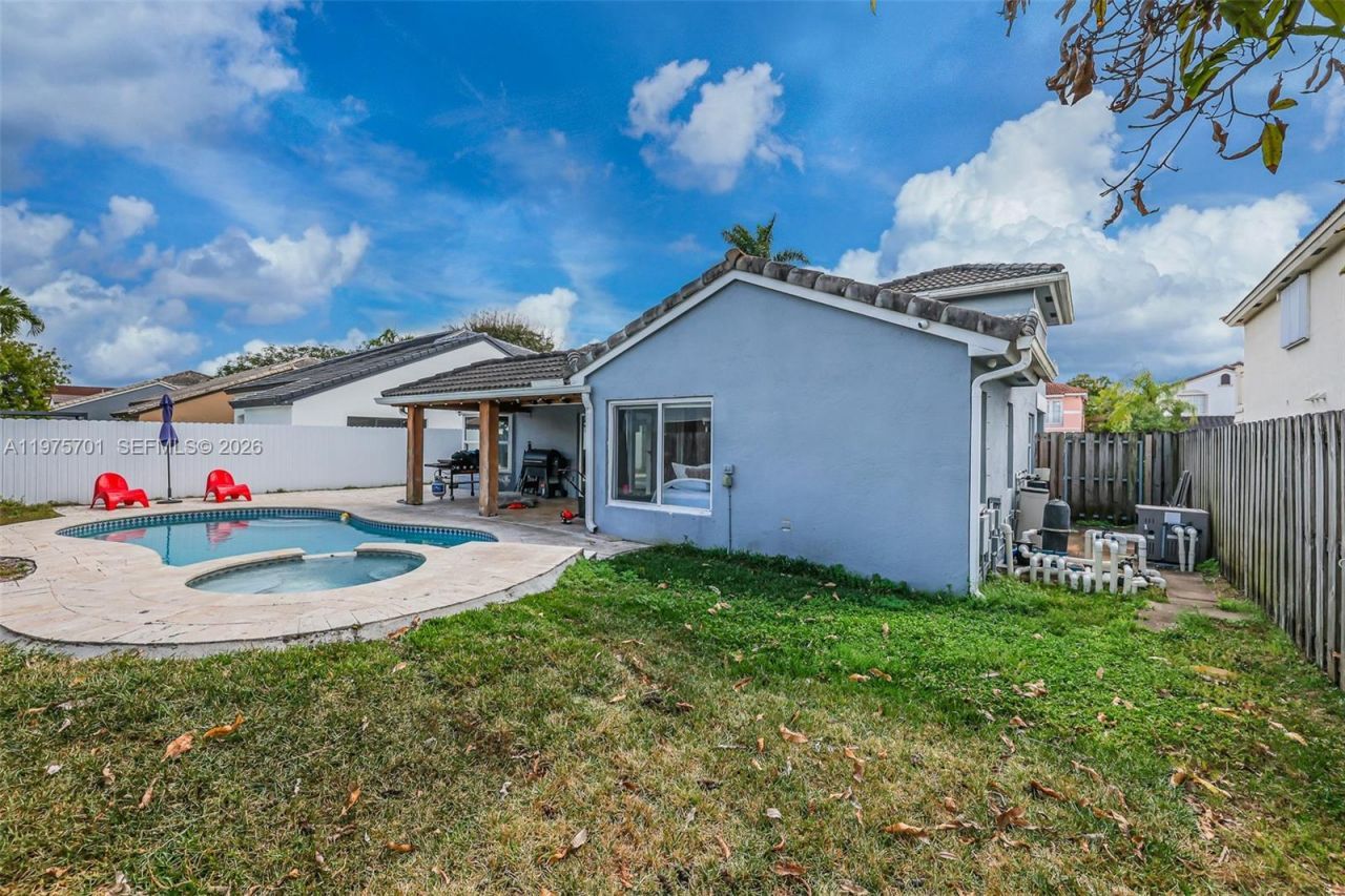 16101 SW 73rd St, Miami, FL 33193 Photo