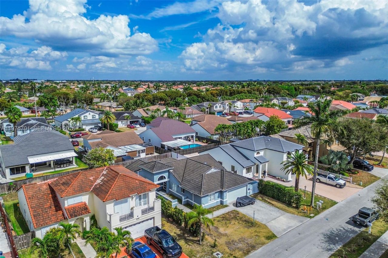 16101 SW 73rd St, Miami, FL 33193 Photo