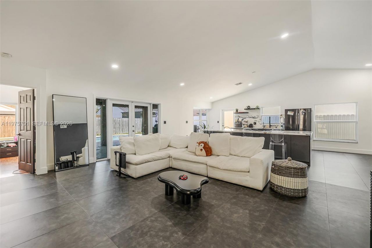 16101 SW 73rd St, Miami, FL 33193 Photo