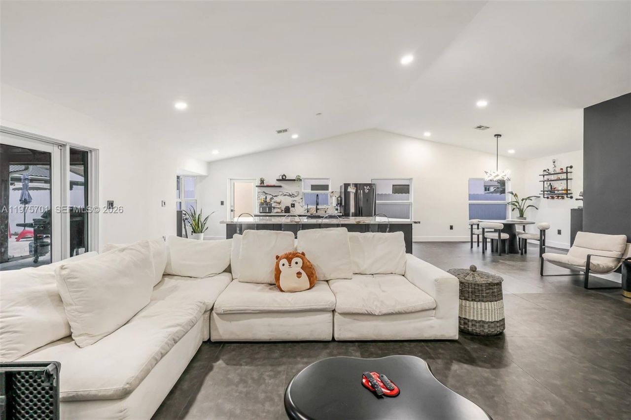 16101 SW 73rd St, Miami, FL 33193 Photo