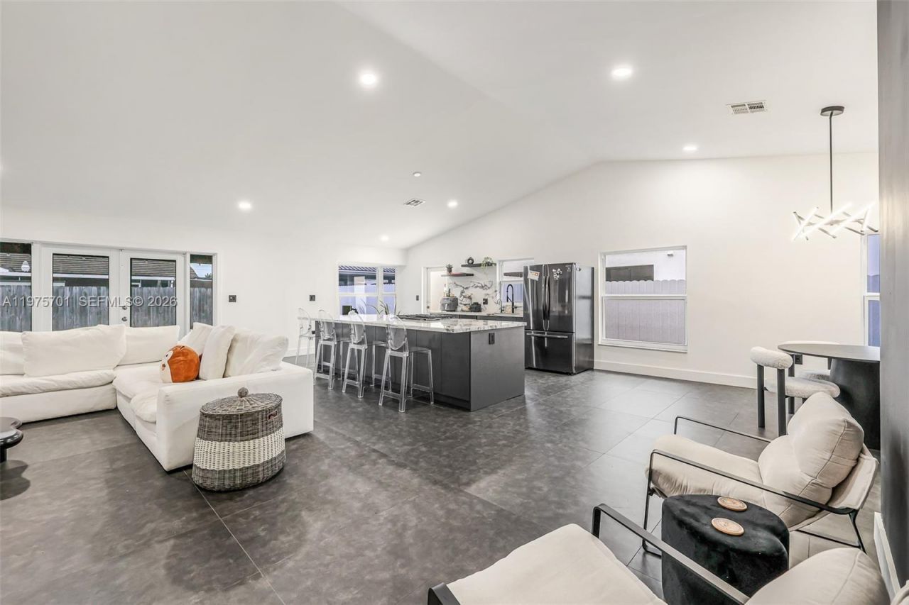 16101 SW 73rd St, Miami, FL 33193 Photo