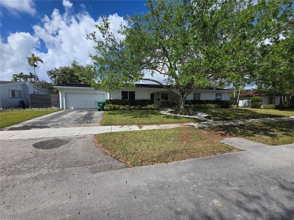 8620 SW 85th Ave, Miami, FL 33143
