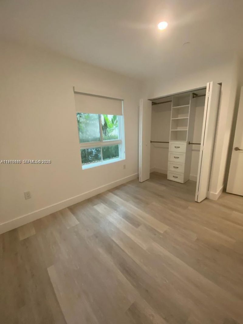 2561 NE 193rd St , Unit 1107, Miami, FL 33180 Photo