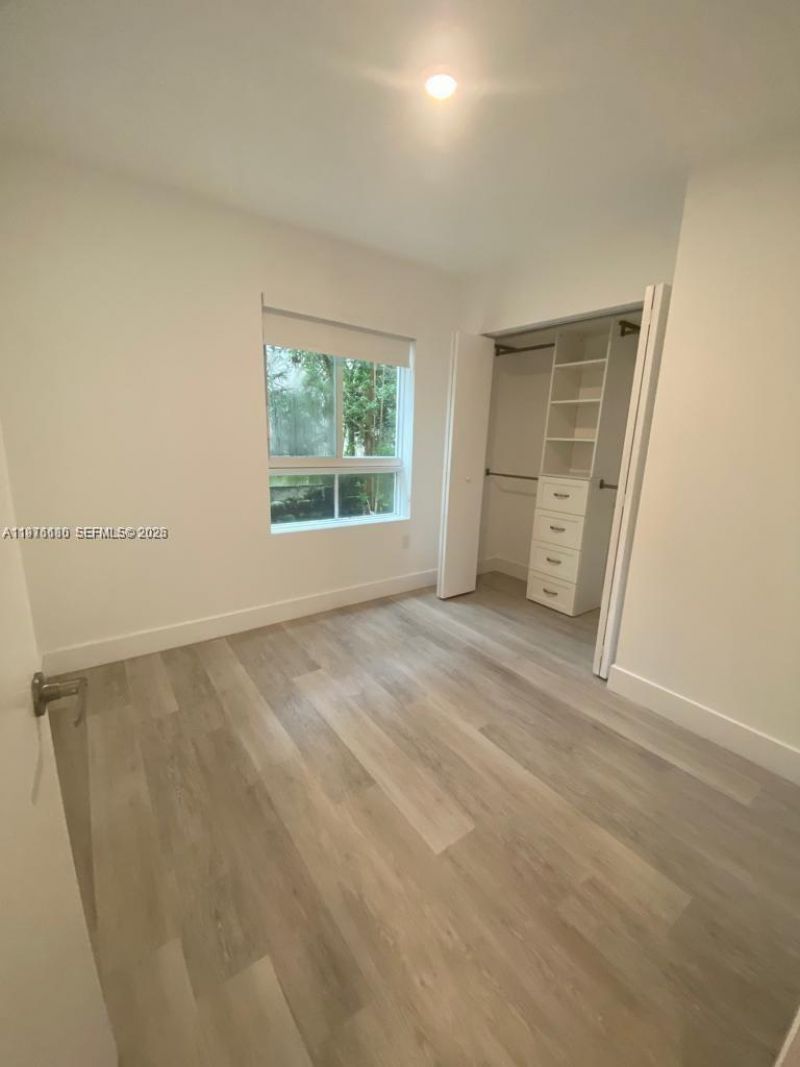 2561 NE 193rd St , Unit 1107, Miami, FL 33180 Photo