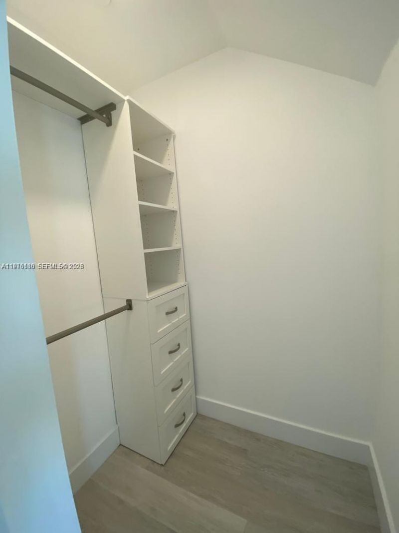 2561 NE 193rd St , Unit 1107, Miami, FL 33180 Photo