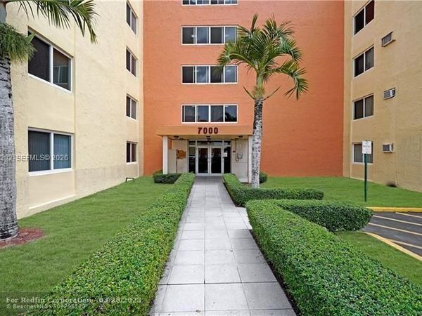 7000 NW 186th St, Unit 4-227, Hialeah, FL 33015