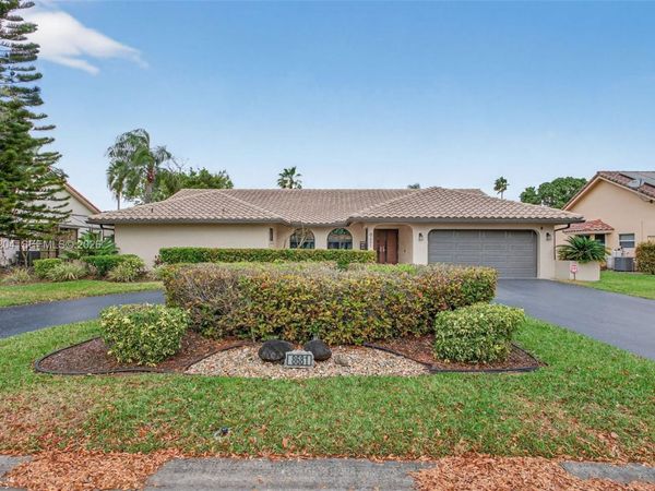 8681 NW 53rd Ct, Coral Springs, FL 33067