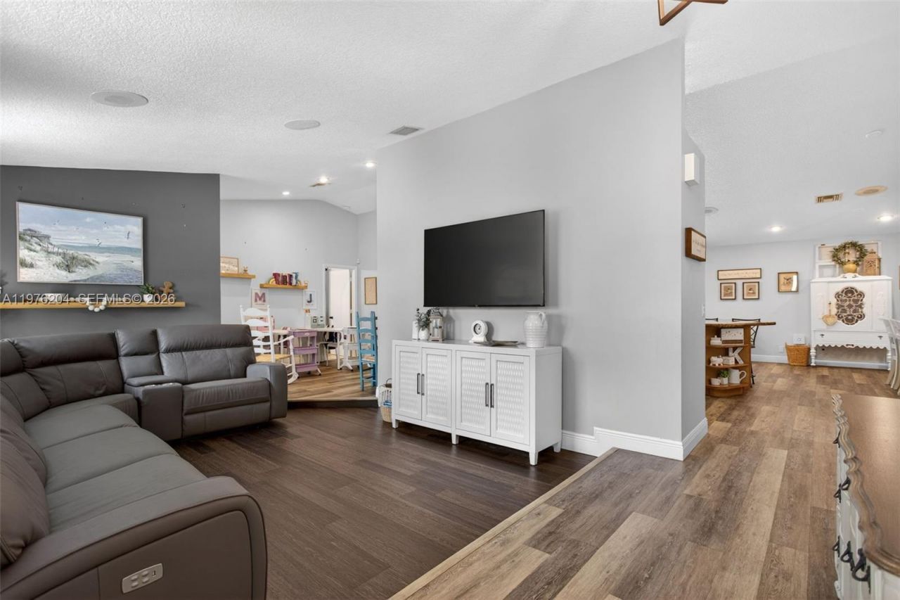 8681 NW 53rd Ct, Coral Springs, FL 33067 Photo