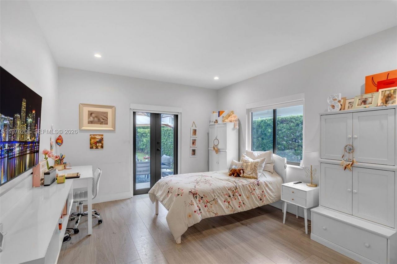 6235 Alton Rd , Miami Beach, FL 33140 Photo