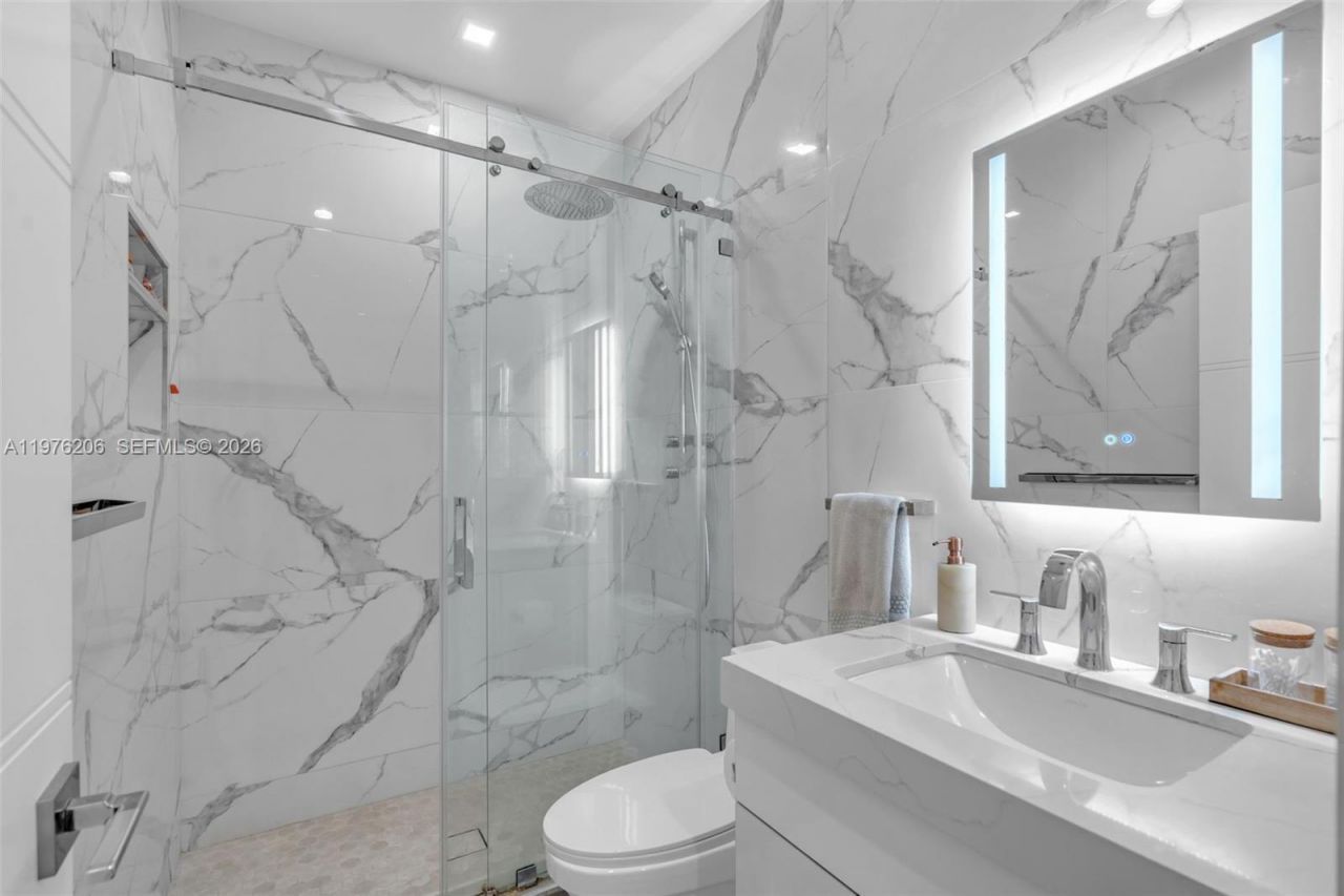 6235 Alton Rd , Miami Beach, FL 33140 Photo