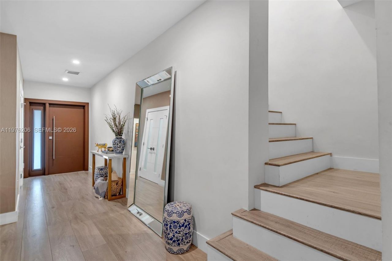 6235 Alton Rd , Miami Beach, FL 33140 Photo