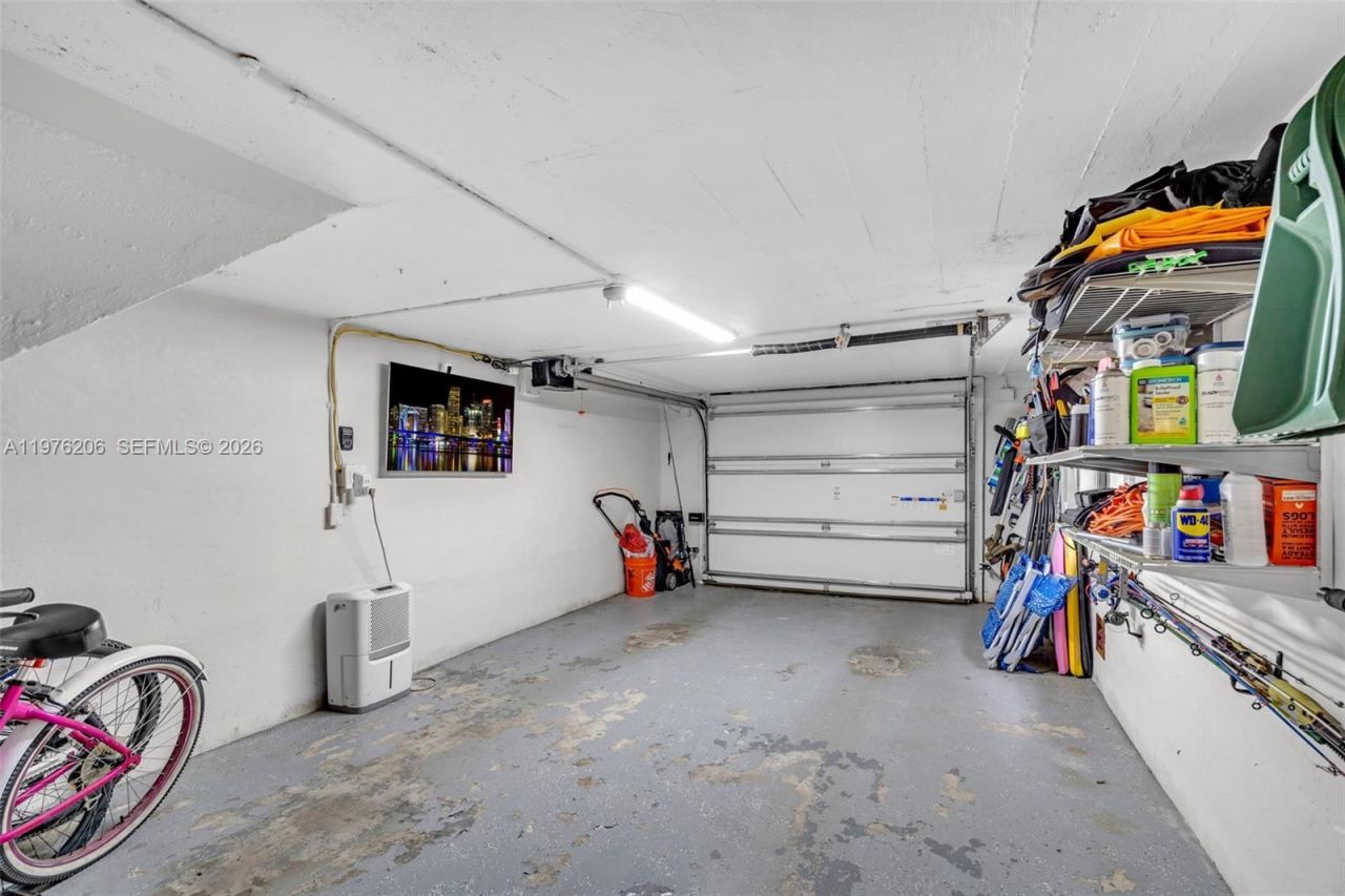 6235 Alton Rd , Miami Beach, FL 33140 Photo