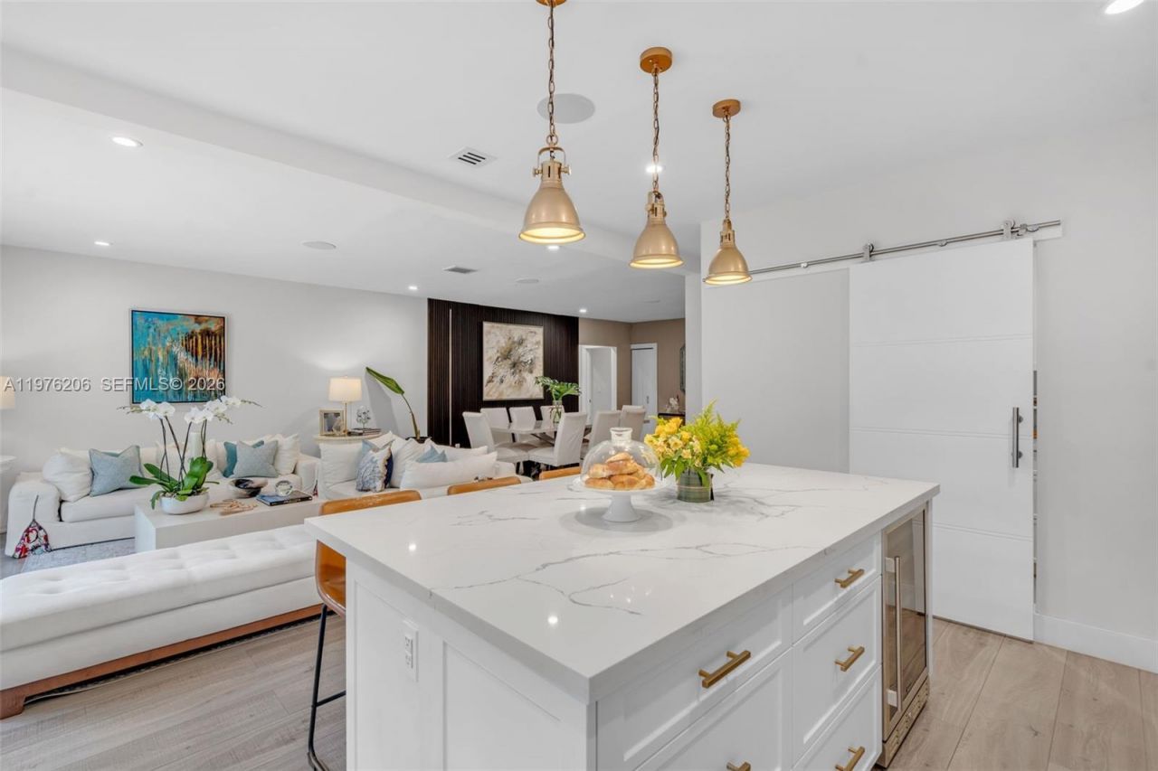 6235 Alton Rd , Miami Beach, FL 33140 Photo