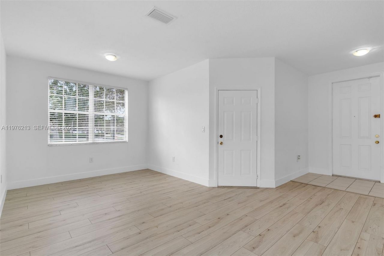 925 SW 152nd Ct , Miami, FL 33194 Photo