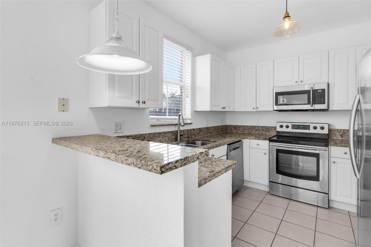 925 SW 152nd Ct , Miami, FL 33194 Photo