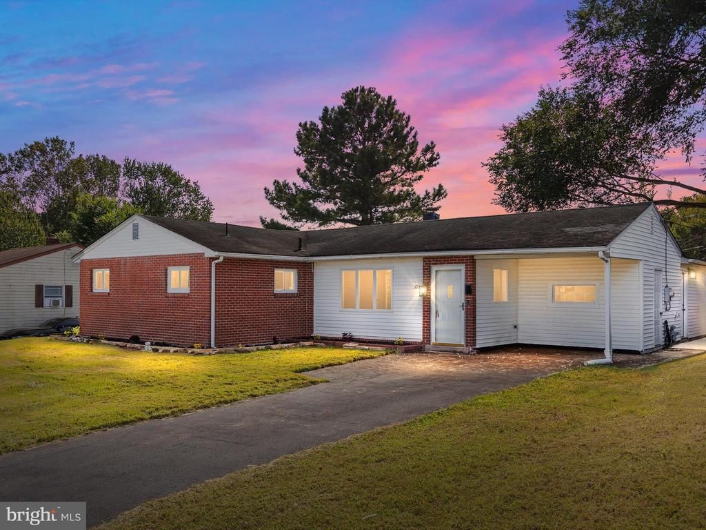 102 Longview Drive, Newark, DE 19711 Main Photo