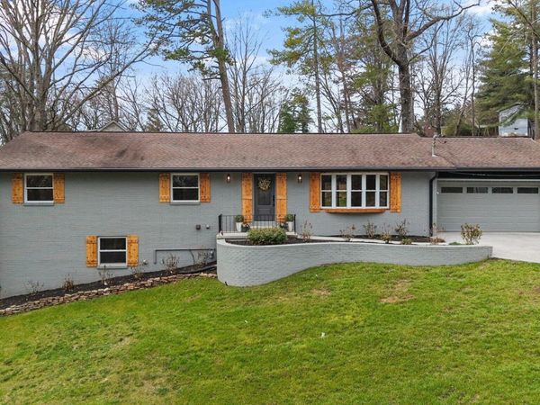 5833 Briercliff Rd, Knoxville, TN 37918