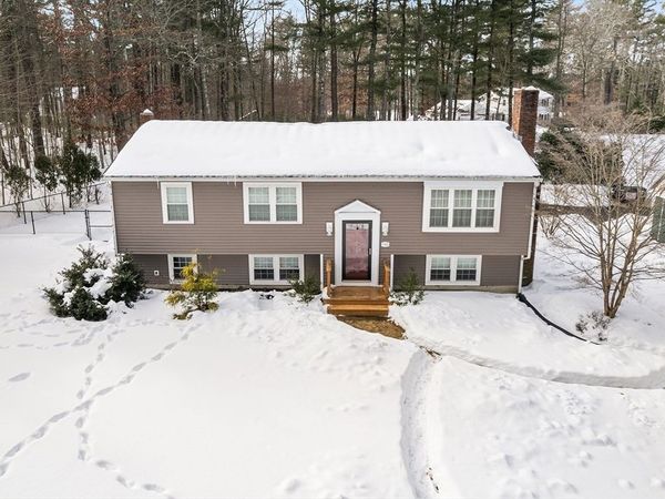 143 Plymouth St, Pembroke, MA 02359