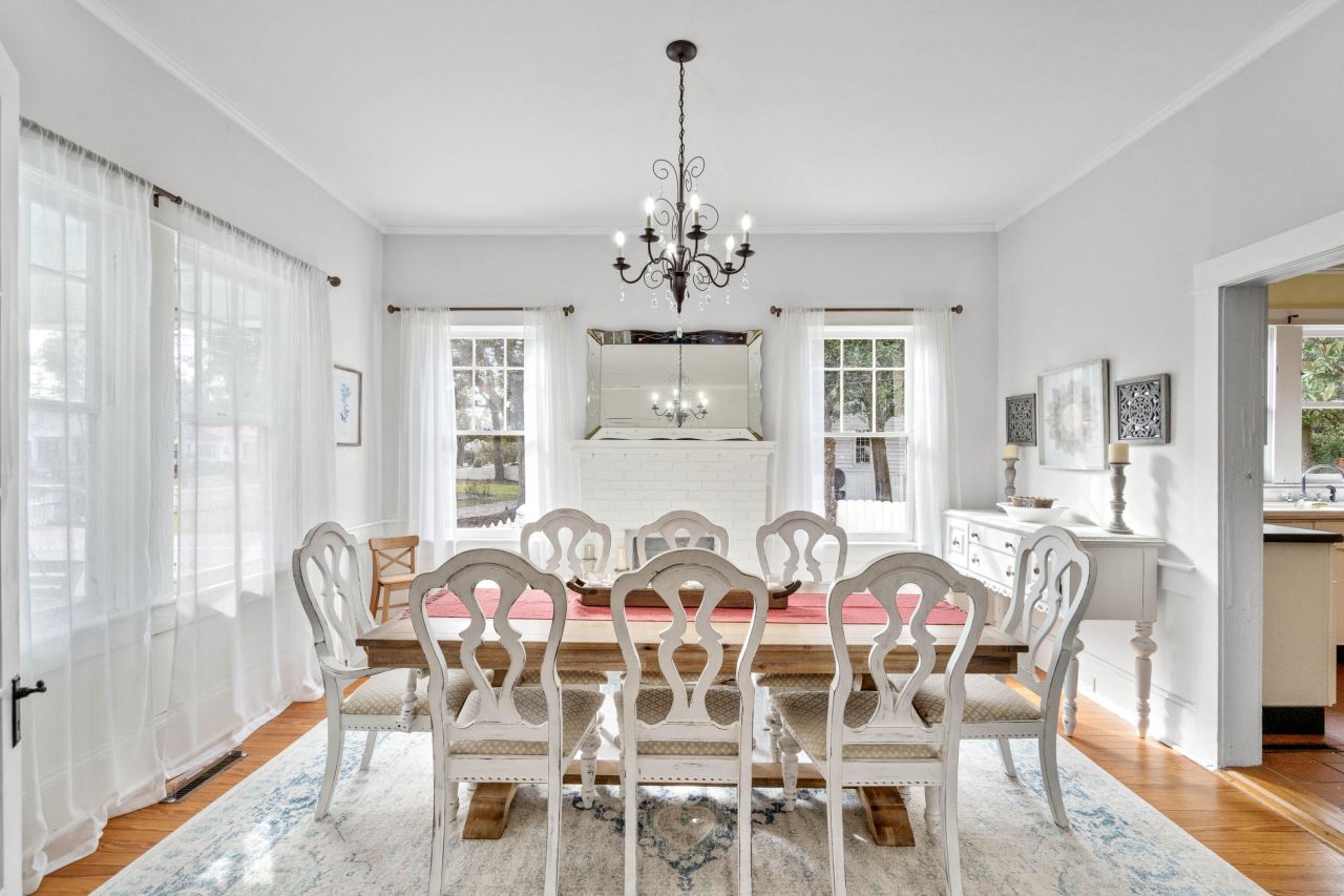 1105 Wichman Street Photo 12