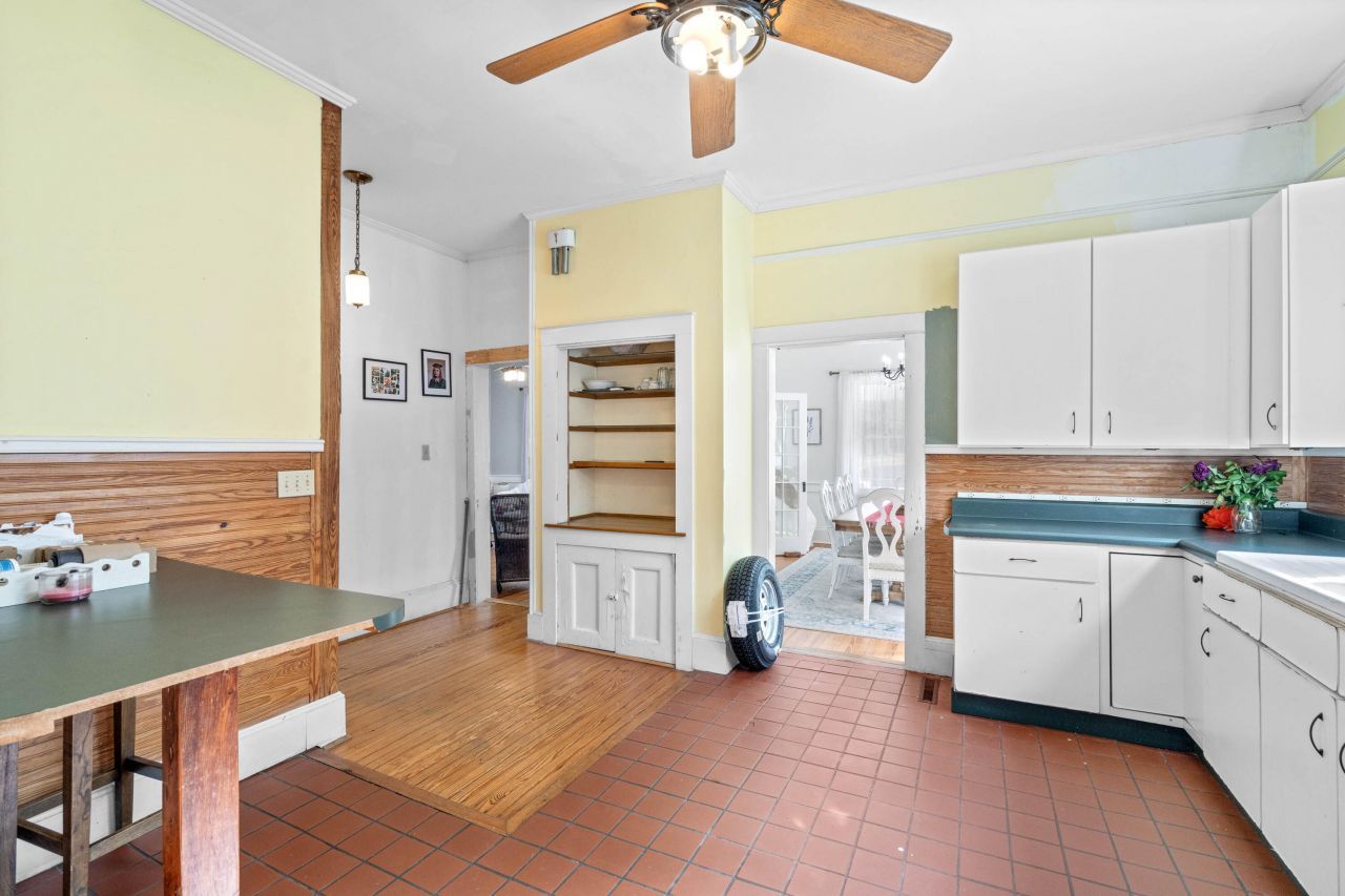 1105 Wichman Street Photo 18