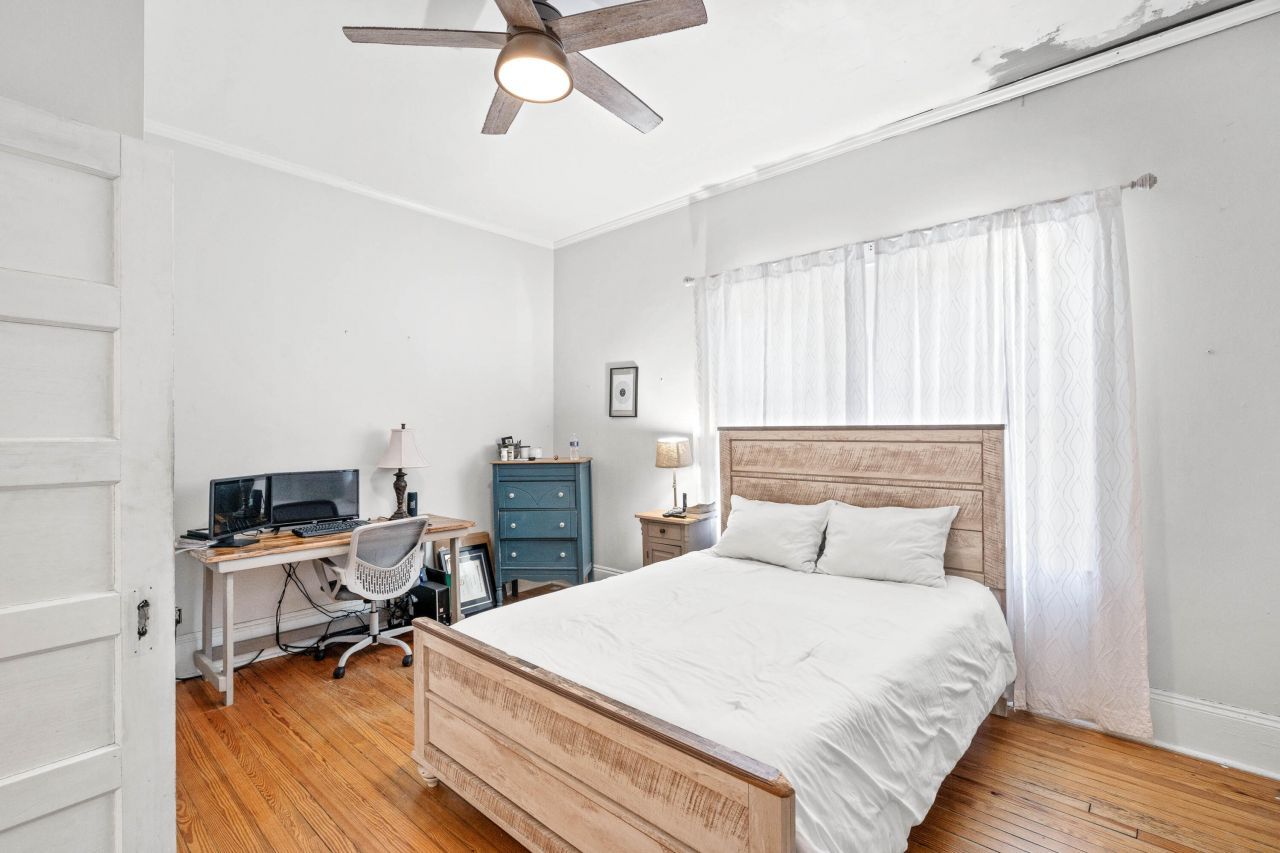 1105 Wichman Street Photo 21