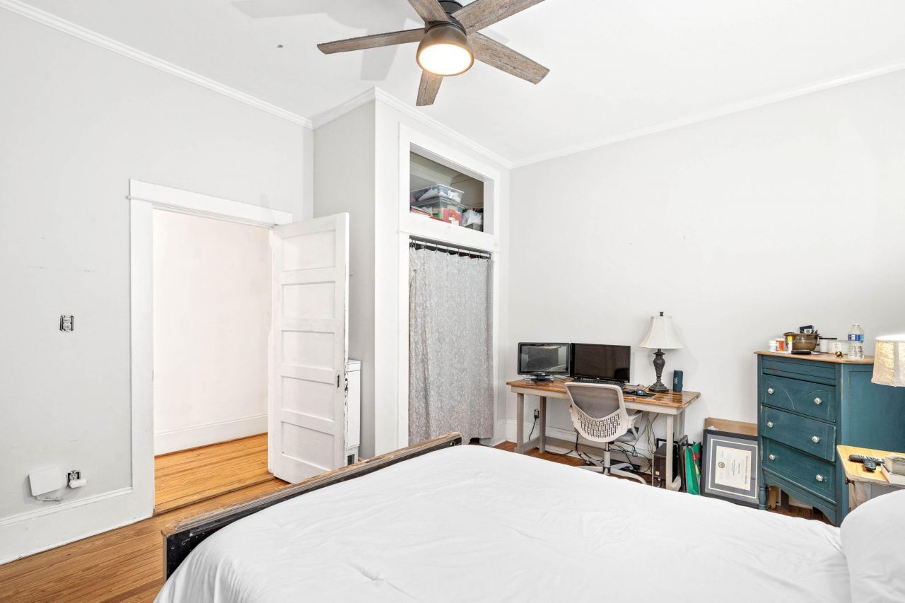 1105 Wichman Street Photo 22