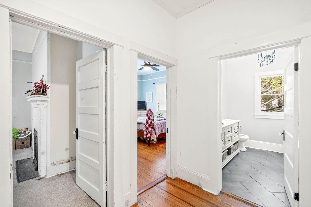 1105 Wichman Street Photo 23