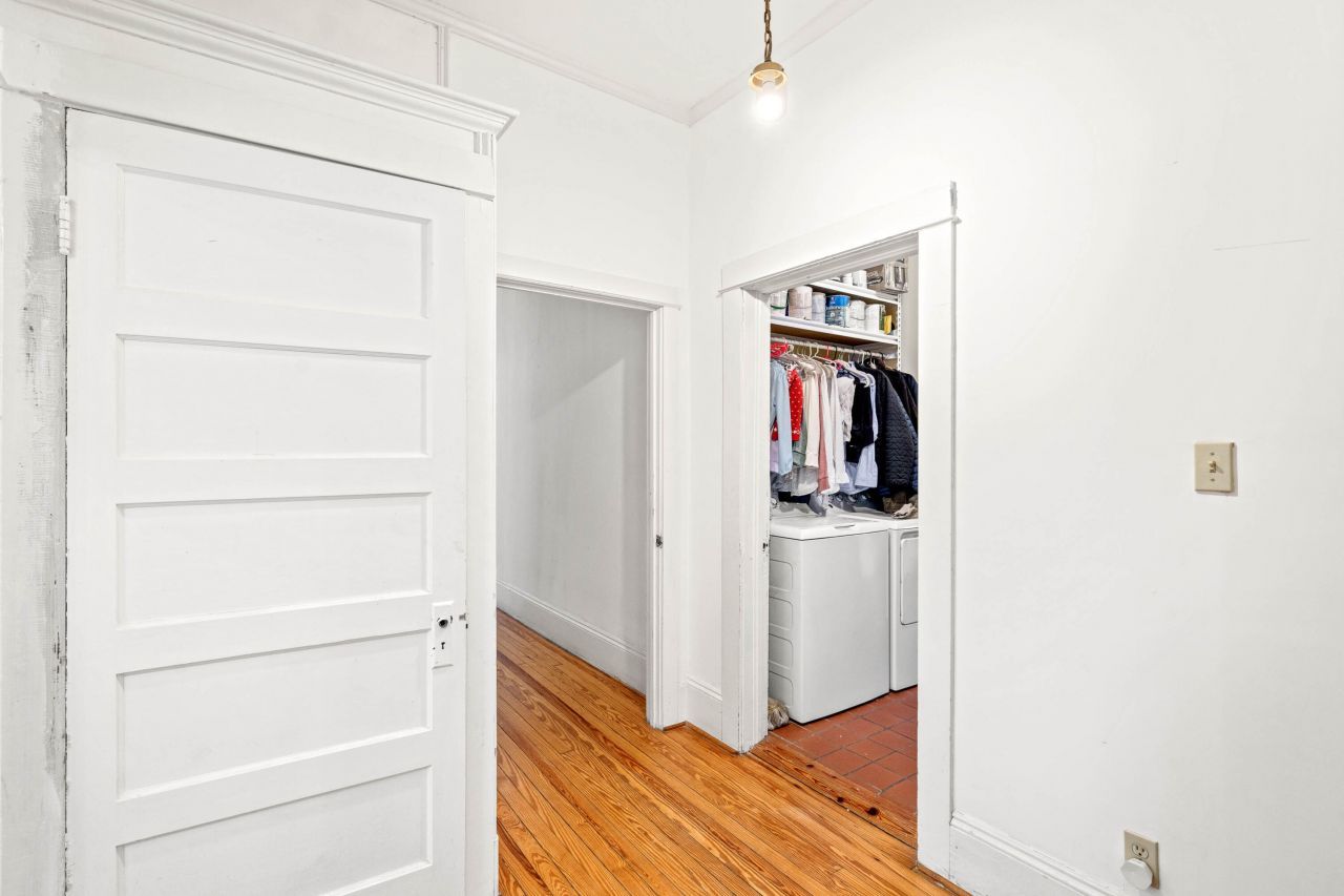 1105 Wichman Street Photo 24