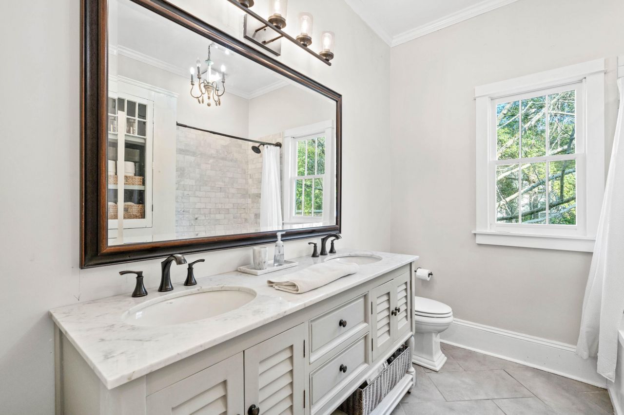 1105 Wichman Street Photo 25