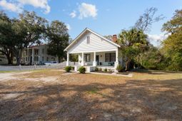 1105 Wichman Street photo 4