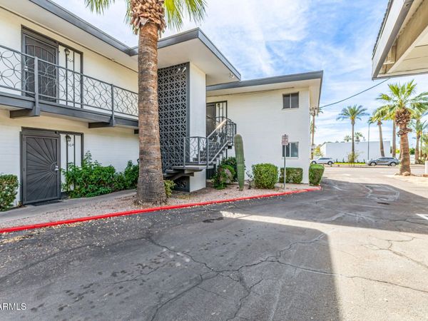 3242 E CAMELBACK Road, Unit 102, Phoenix, AZ 85018