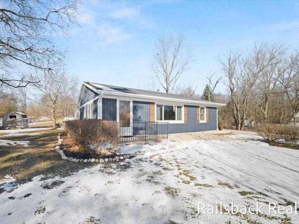 4901 Pinedell Avenue NE, Comstock Park, MI 49321