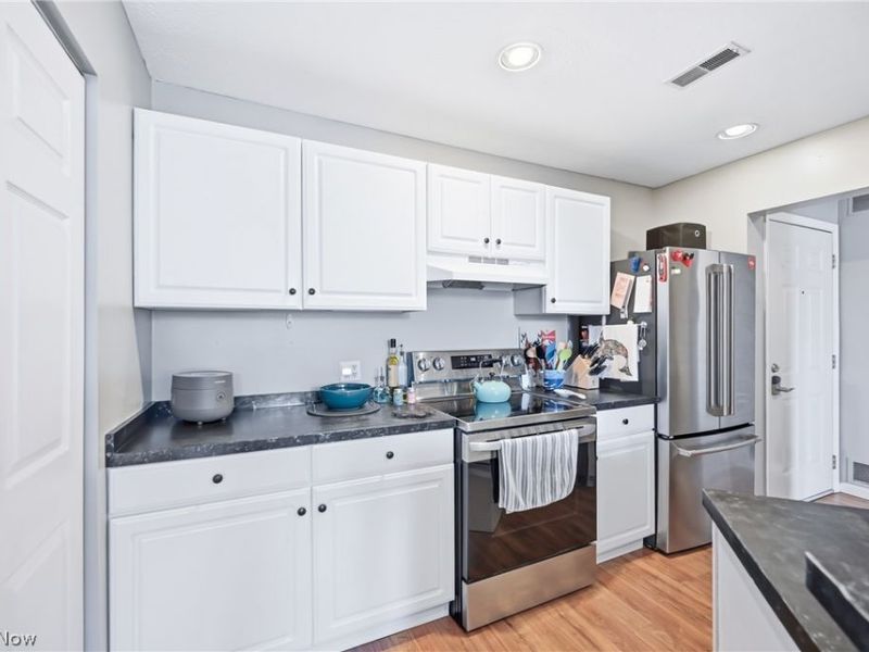 1183 Red Tail Hawk Drive, Unit 5, Boardman, OH 44512 Photo 7