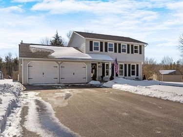 5885 Fieldstone Drive, Cazenovia, NY 13035