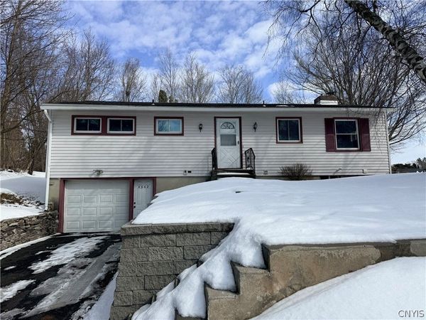 4662 Cleveland Road , Syracuse, NY 13215