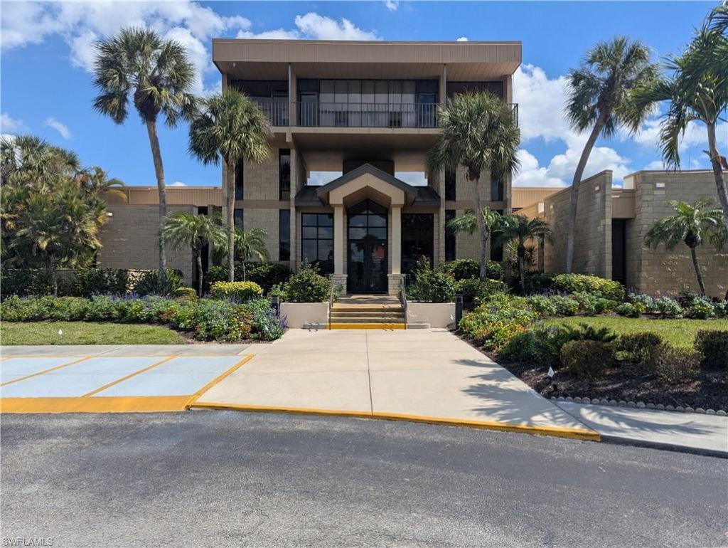 1747 Pebble Beach Dr, Unit 206, Fort Myers, FL 33907 Photo