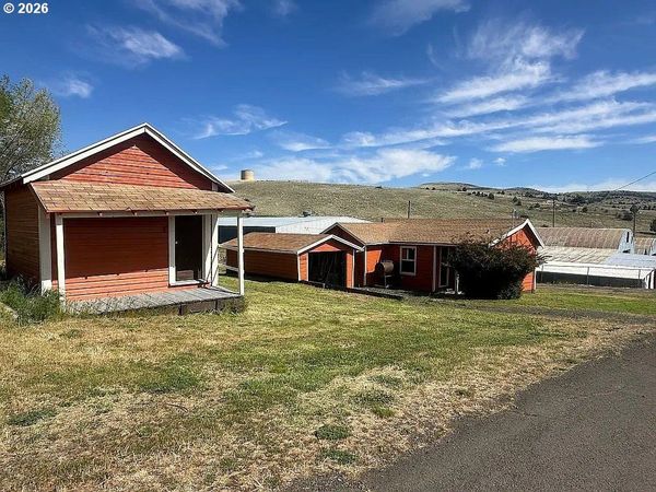406 ELLSWORTH ST, Fossil, OR 97830